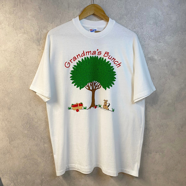 Vintage Hanes T-Shirt 1994 Grandma's Bunch (L-XL)