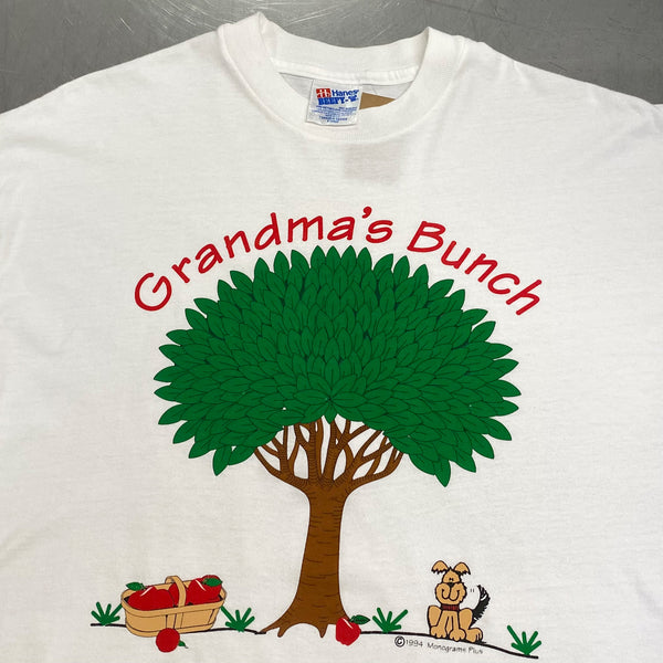 Vintage Hanes T-Shirt 1994 Grandma's Bunch (L-XL)