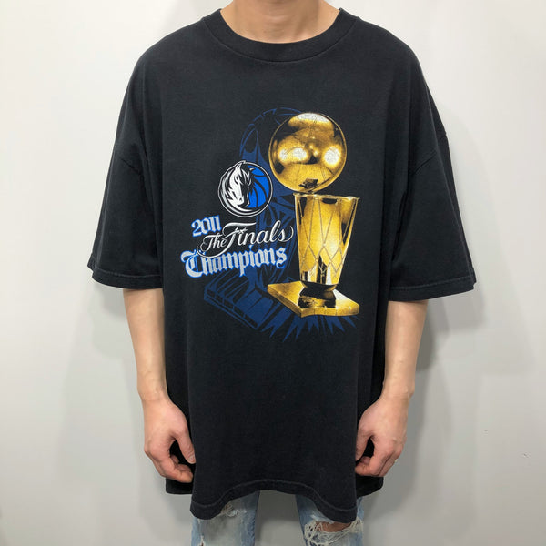 Majestic T-Shirt 2011 NBA Champions Dallas Mavericks (2XL/TALL)