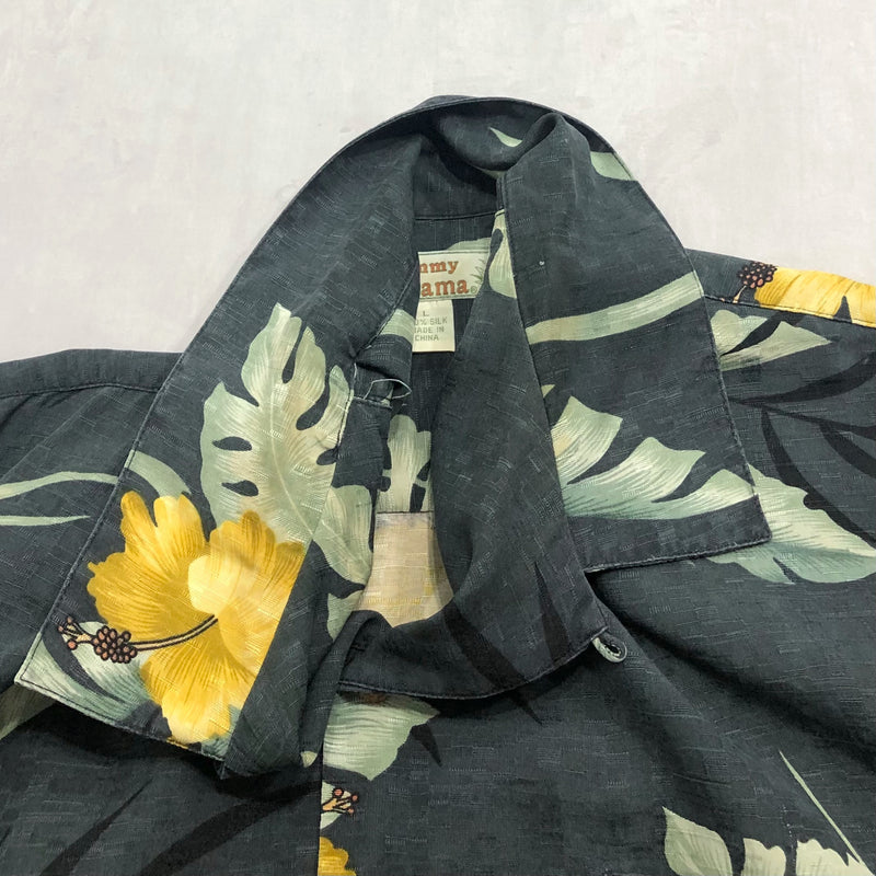 Vintage Tommy Bahama Hawaiian Shirt (L/BIG)